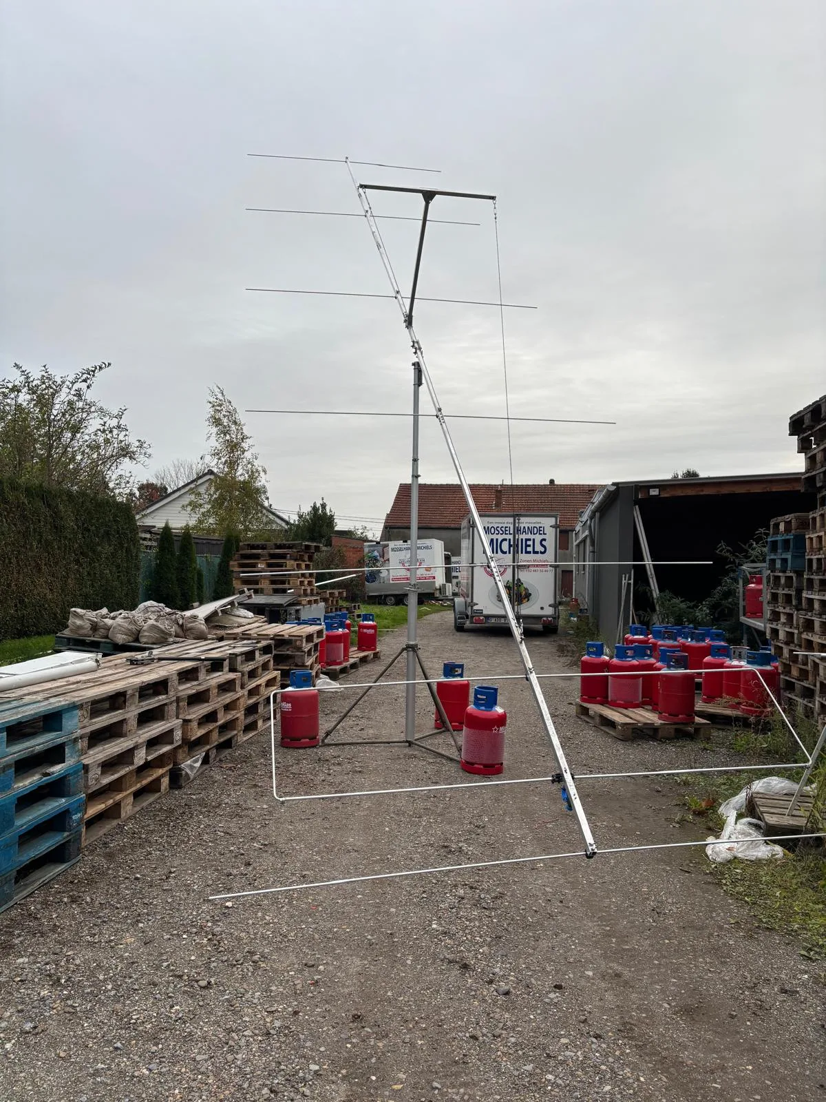 Antenne Yagi de 6 mètres construite pour l'expédition 3X4U